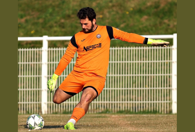 Read more about the article Robbie Williams – Gôl-geidwad Newydd / New Goal-keeper
